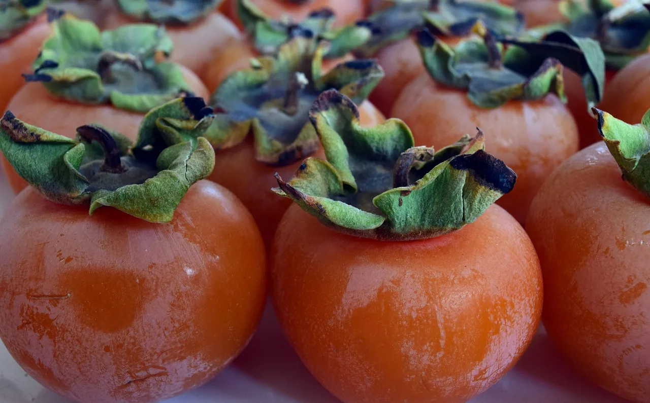 Diese Frucht ist gut für Herz und Darm. Die Deutschen essen sie selten, aber man kann sie für wenig Geld kaufen.