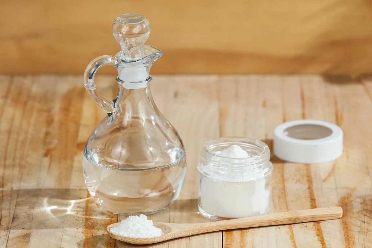 Ein paar Tropfen reichen aus. Löst alten Staub und Fett in der Küche auf