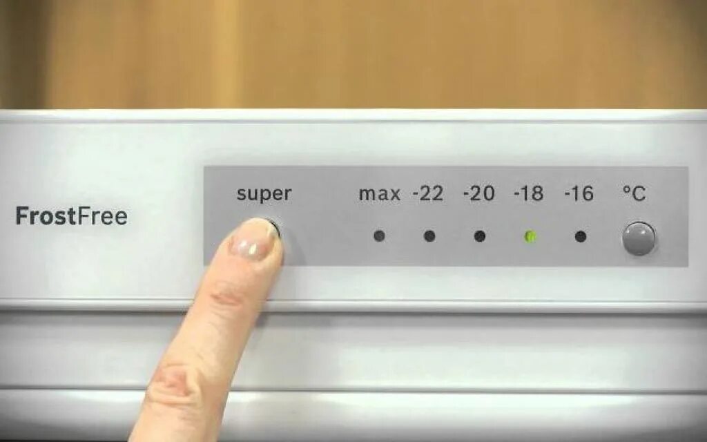 Viele Menschen wissen nicht, dass das Rädchen im Kühlschrank nicht die Temperatur reguliert: Wie man es einstellt, um nicht unnötig zu viel zu bezahlen