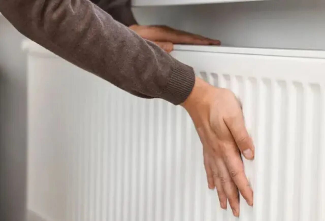 Sollte sich der Heizkörper nur im oberen Bereich erwärmen, genügt ein einziger Handgriff und nach einer halben Minute läuft er wieder mit voller Leistung