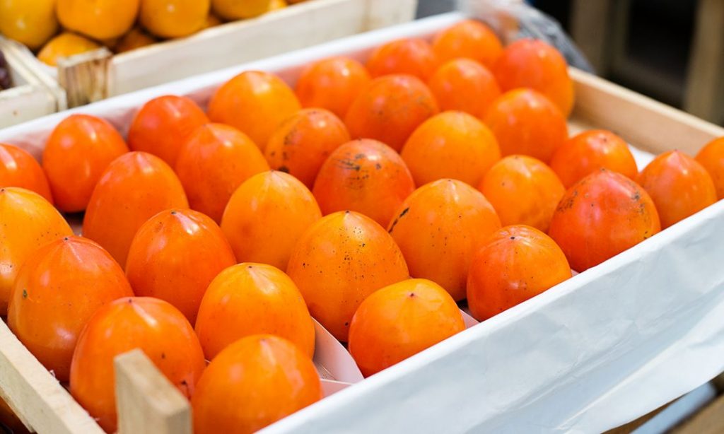 Diese Frucht ist gut für Herz und Darm. Die Deutschen essen sie selten, aber man kann sie für wenig Geld kaufen.