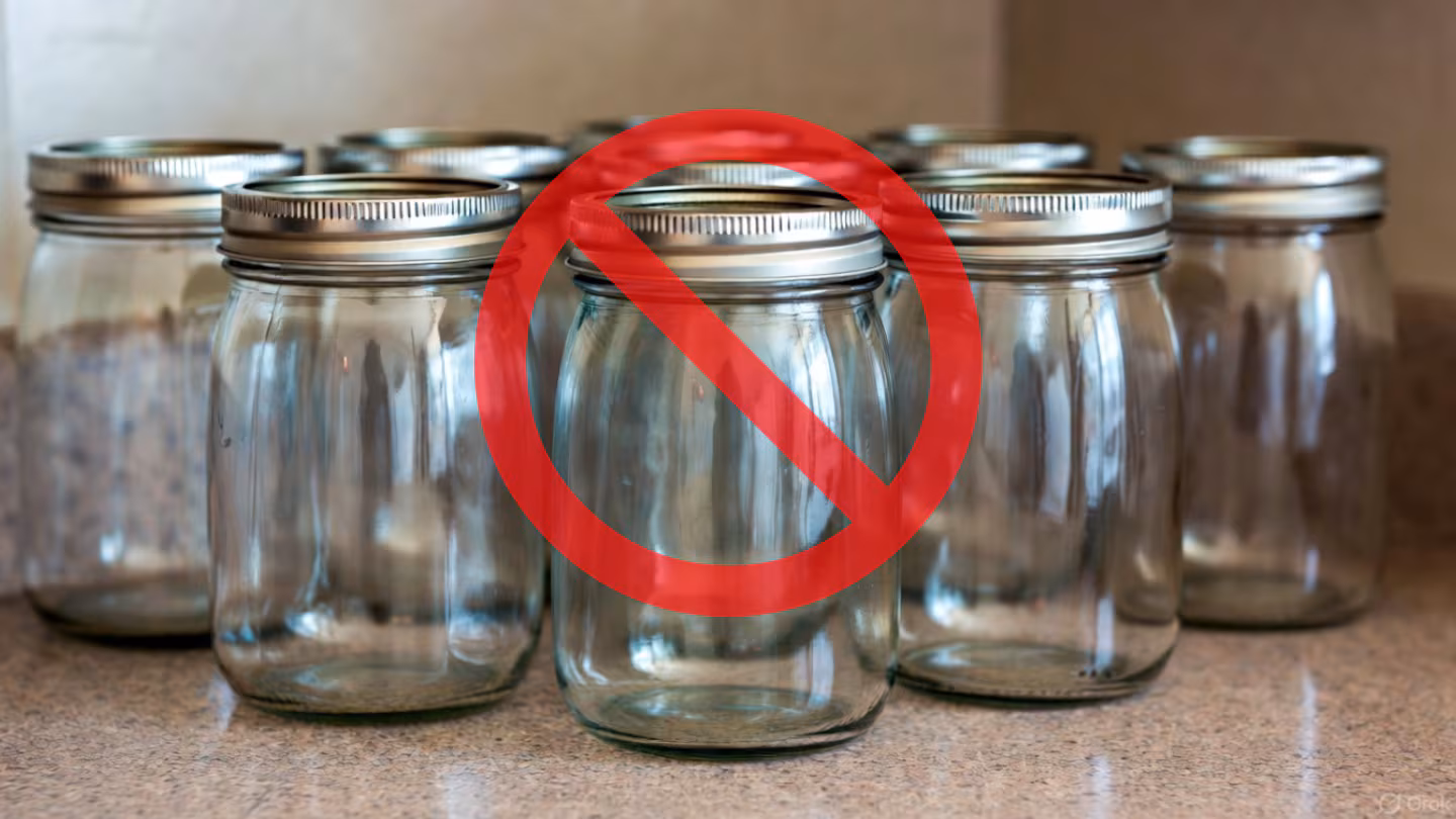 Wenn Sie einen Vorrat an Glasbehältern haben, werfen Sie diese nicht weg: 3 moderne Ideen für Weihnachtsdekorationen